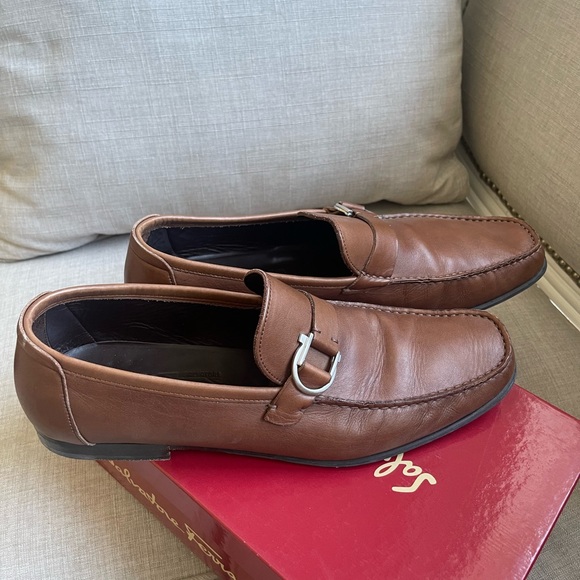 Salvatore ferragamo mens loafers in brown leather - Picture 2 of 9